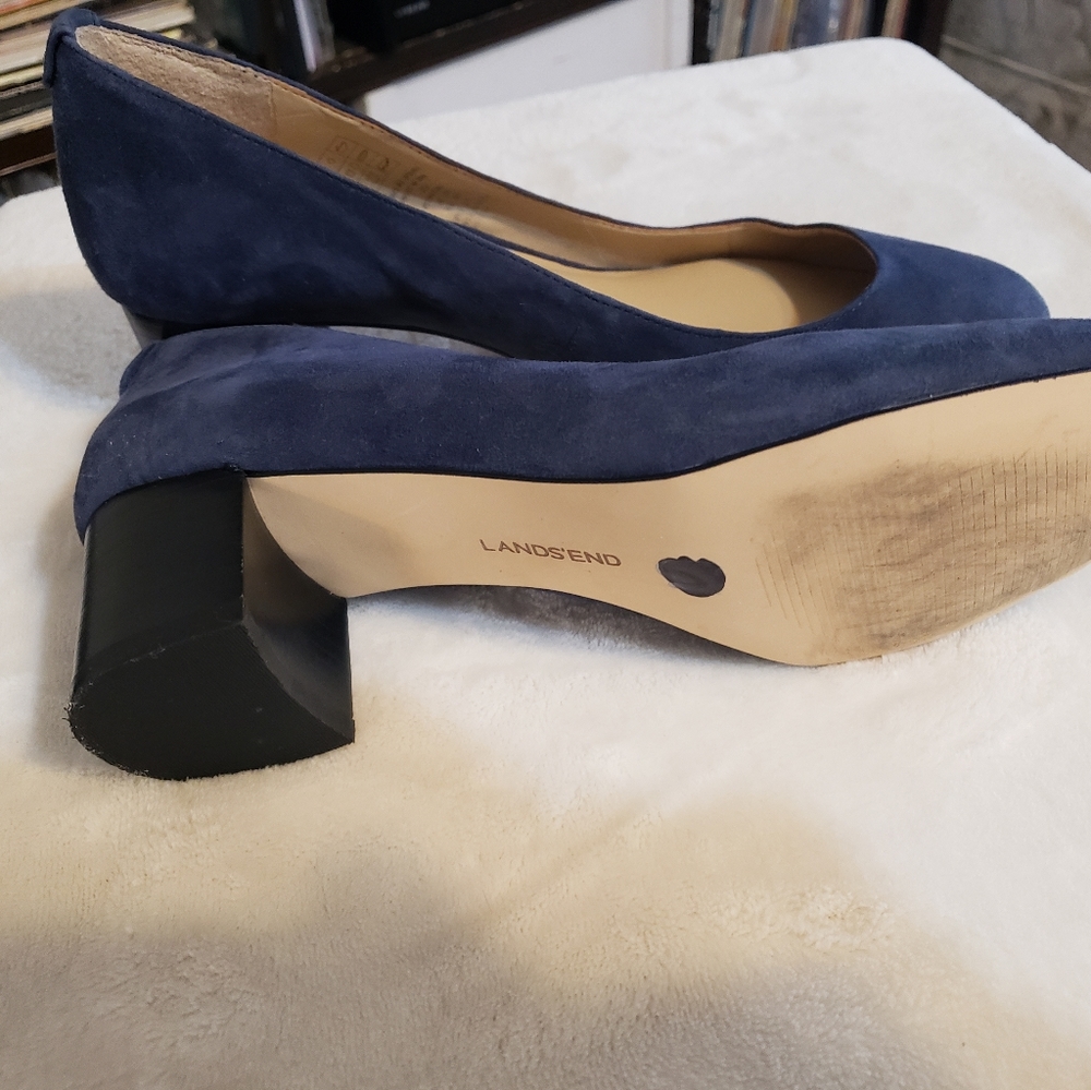 Womens pumps